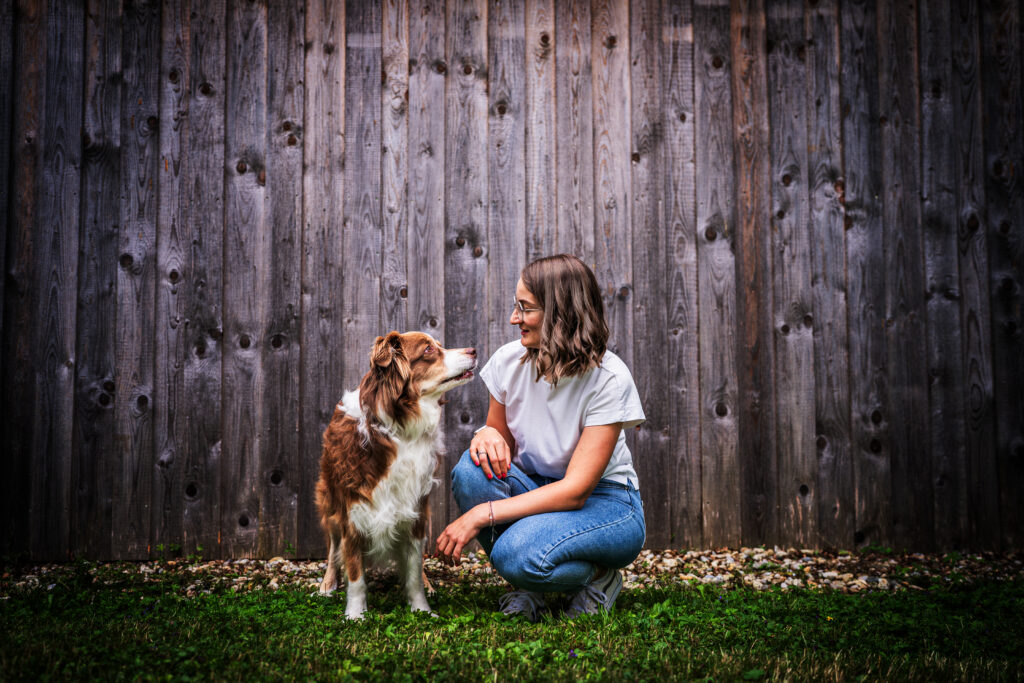 Hundetraining Straubing -Hundetrainerin mit ihrem Hund