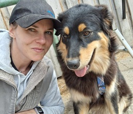 Hundeschulkundin mit Ihrer Hündin Leno