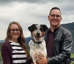 Hundeschulkunden mit ihrer Border-Schäfer-Mix Hündin Luna