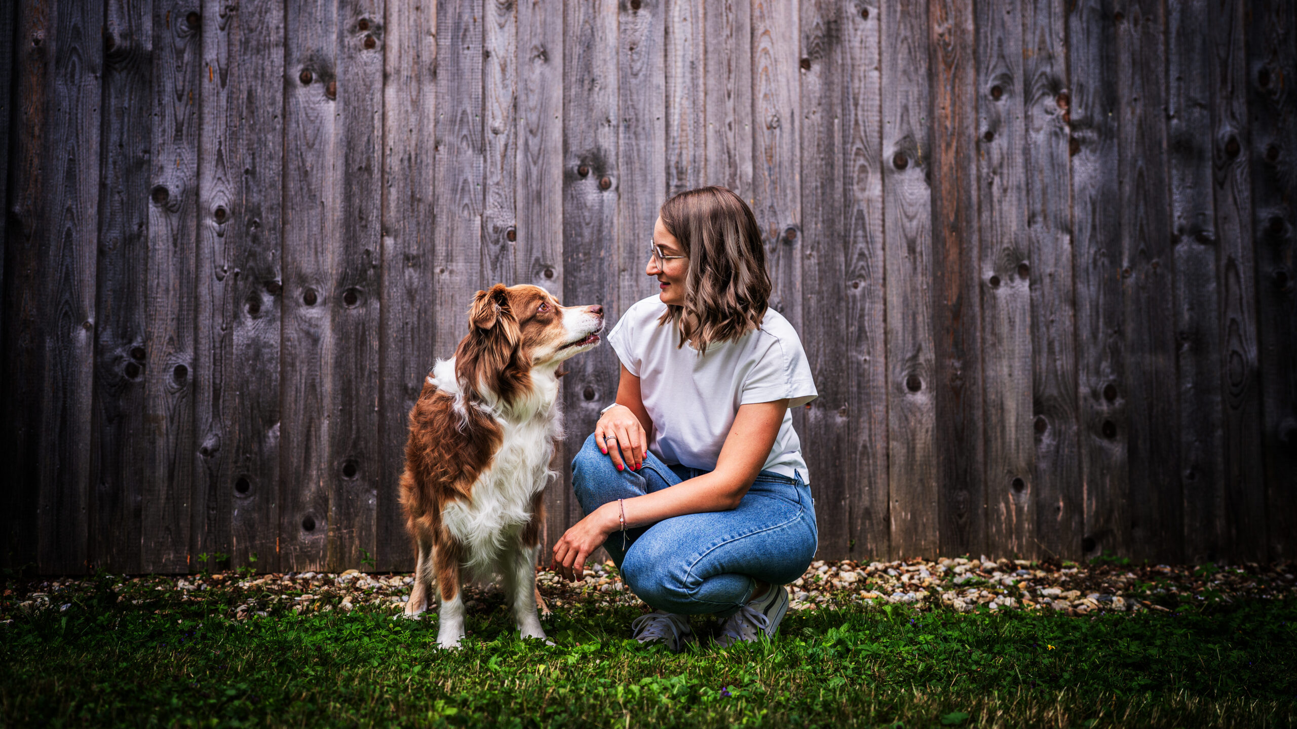 Hundeschule hundsindividuell in Straubing: Trainerin Karin mit ihrem Hund Buddy